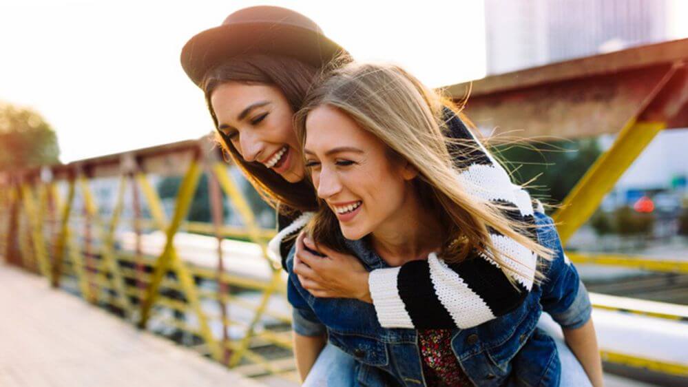 Nằm mơ thấy bạn bè cũ Nằm mơ thấy bạn bè cũ